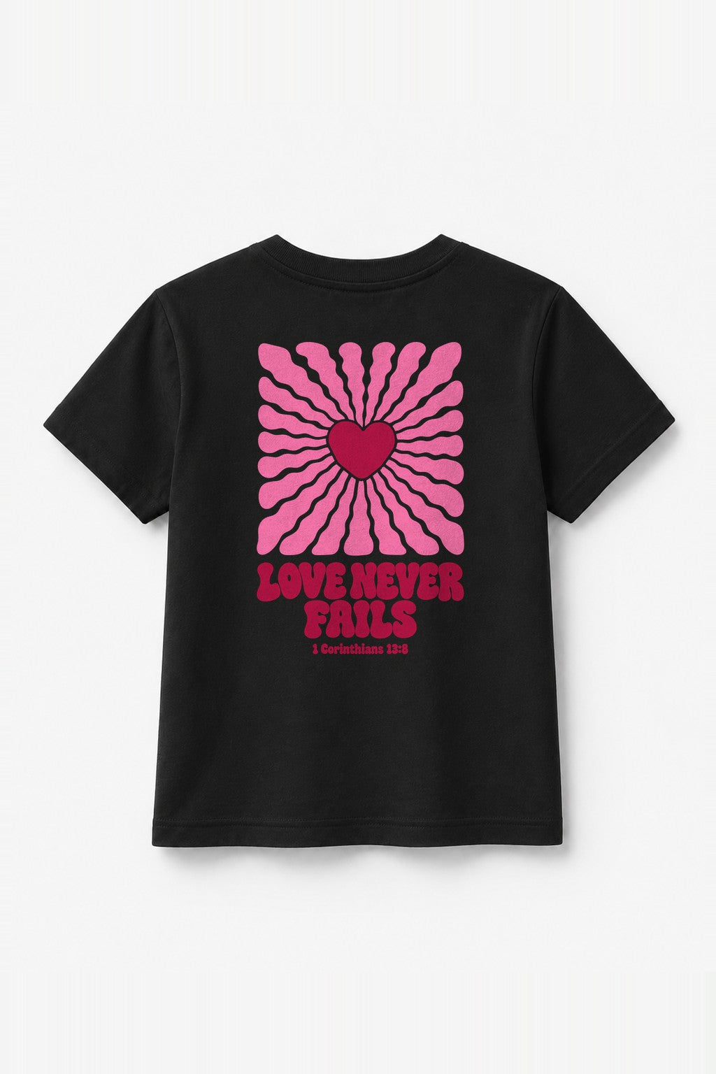 Kinder T-Shirt „Love never fails (Strahlen)“ in Schwarz