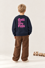 Kind von hinten im Kinder-Sweater Gott ist mein Fels in Navy